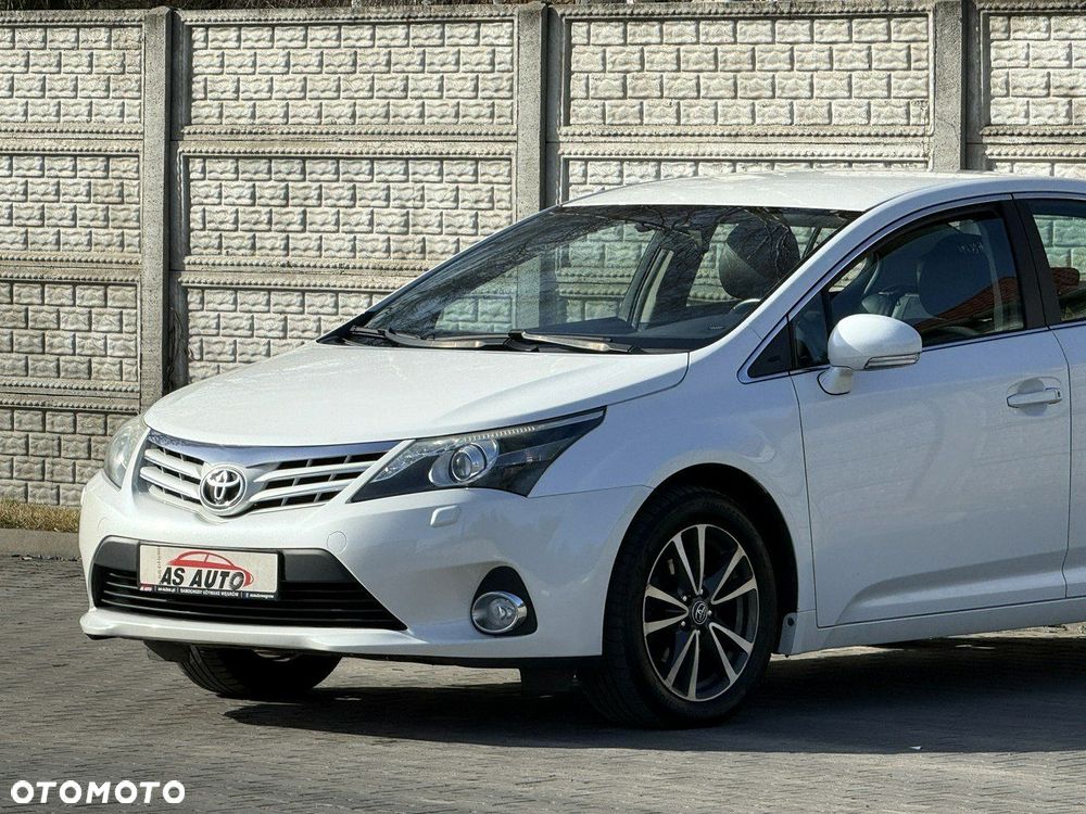 Toyota Avensis 2.0 Premium MS - 26