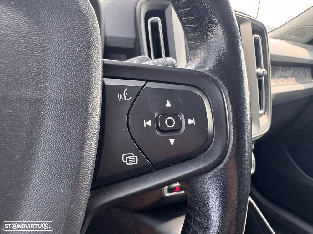 Volvo XC 40 2.0 D3 Momentum Geartronic - 20