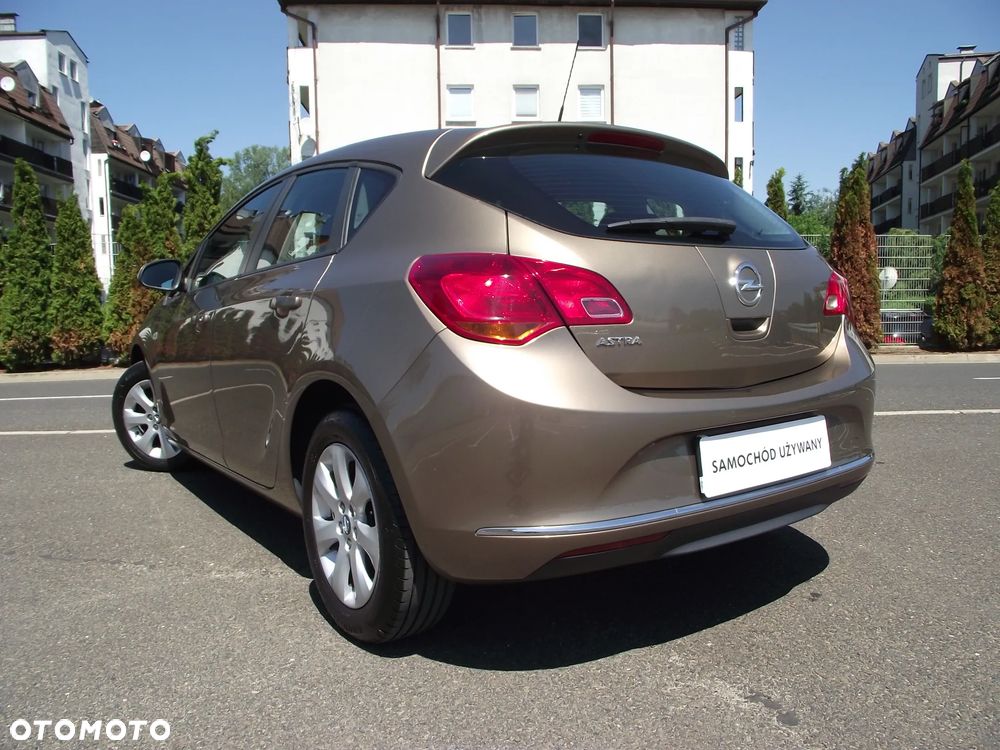 Opel Astra 1.6 Cosmo EU6 - 10
