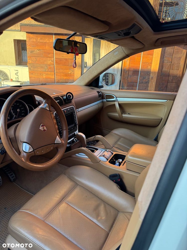 Porsche Cayenne - 12
