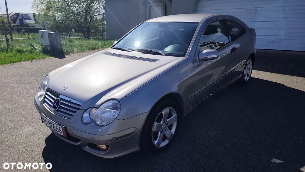 Mercedes-Benz Klasa C 200 Kompressor Automatik Sport Edition - 4