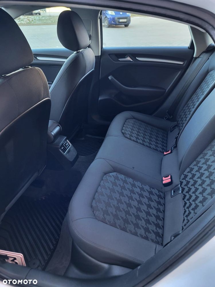 Audi A3 Limousine 2.0 TDI S tronic Ambiente - 11