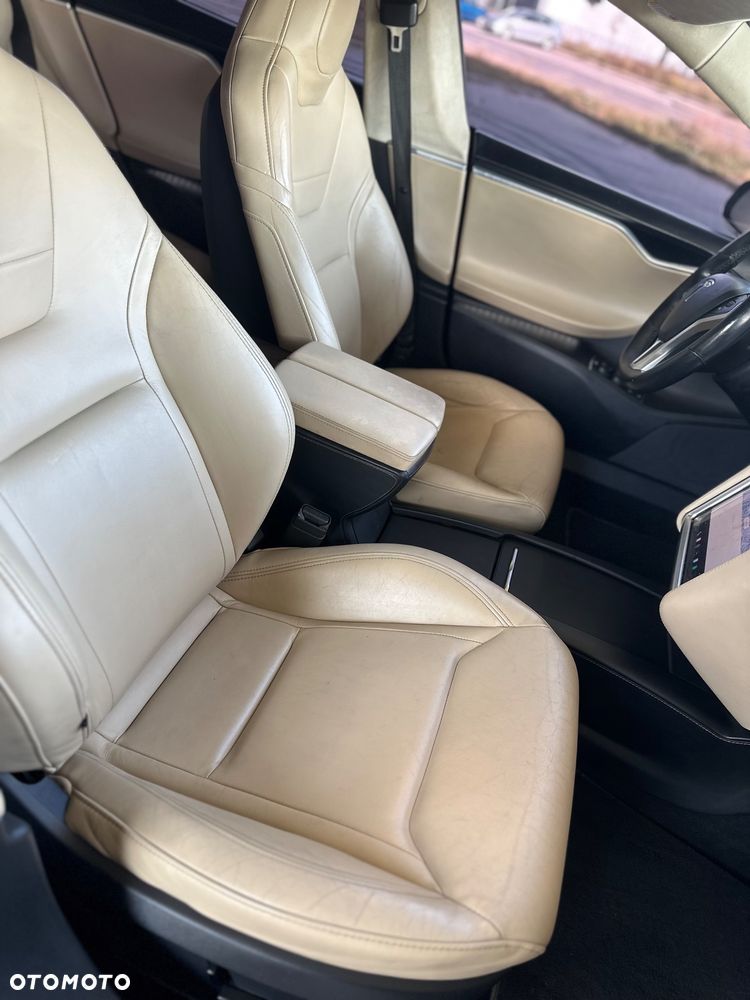 Tesla Model S - 10