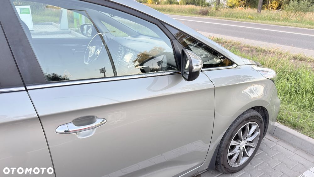 Kia Carens 1.7 CRDi L - 6