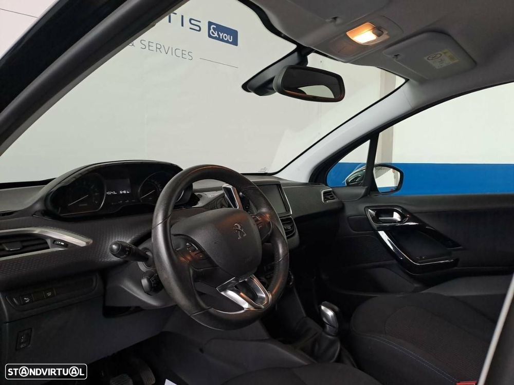 Peugeot 208 1.2 PureTech Signature - 8