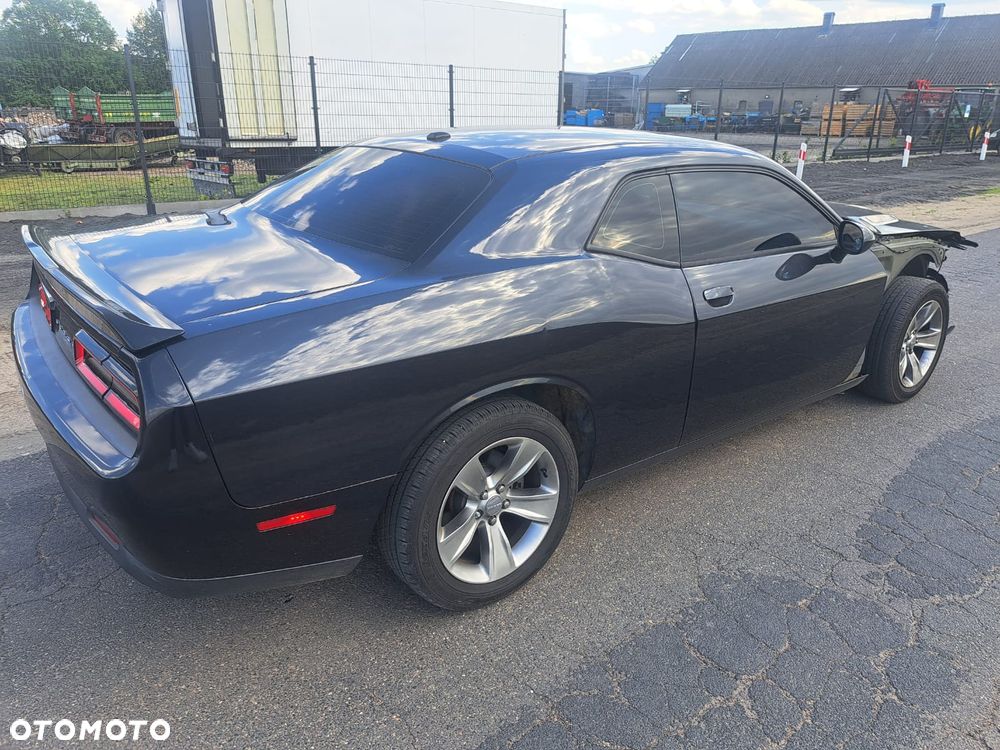 Dodge Challenger - 15