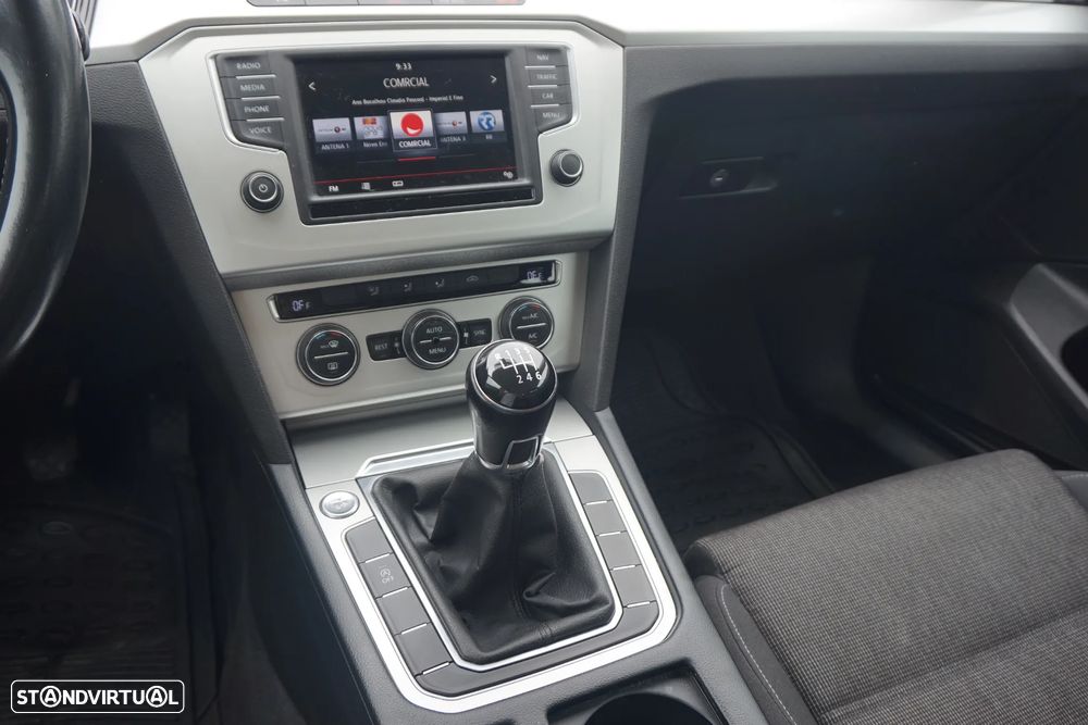 VW Passat Variant 1.6 TDI Confortline - 22