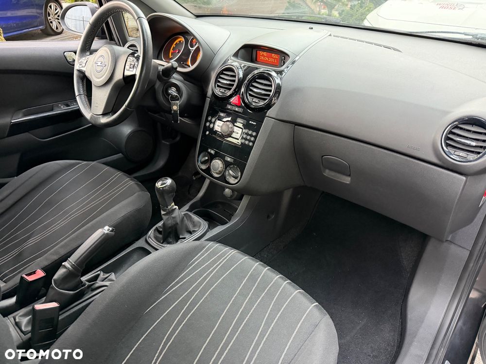 Opel Corsa 1.2 16V Cosmo - 13