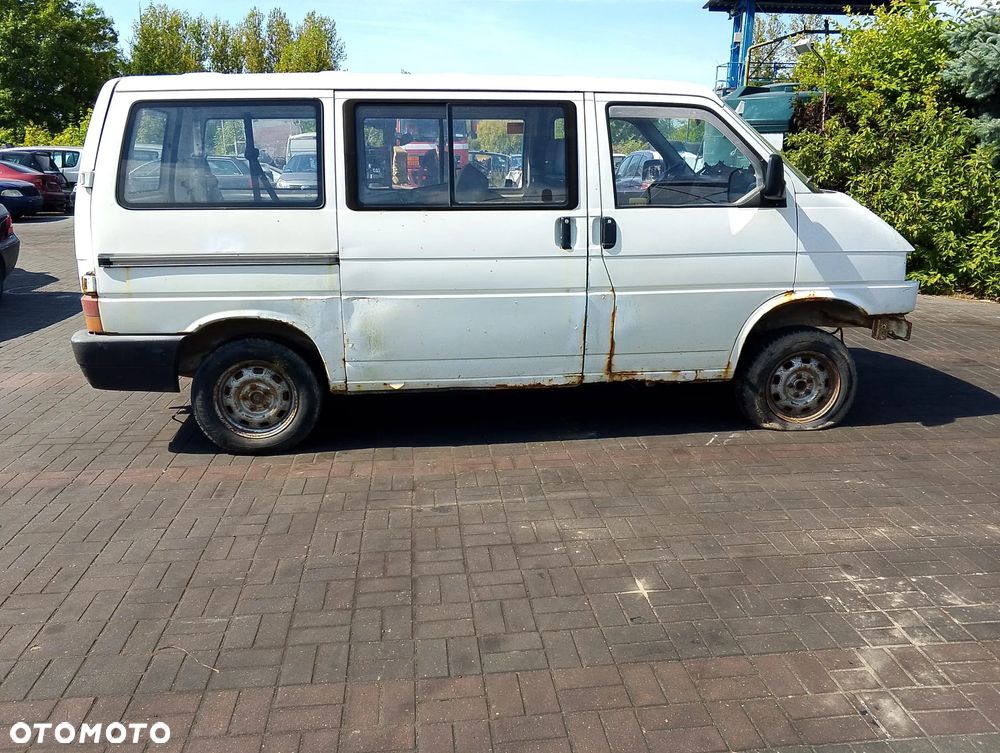 Volkswagen Transporter T4 (90-96r.) 2.4 D 77KM. Silnik AUY Skrzynia EHH lakier R-902 R902 T7 . Cały na części. GWARANCJA !!! Przód Tył Zestaw Komplet Drzwi Klapa Zderzak Błotnik Maska Grill Atrapa Szyba Pas Lampa Lusterko Boczki Fotel Kanapa Kokpit Deska Rozdzielcza Przełącznik Włącznik Sterownik Przewody Wiązka Instalacja Moduł Komputer Czujnik Listwa Pompa Alternator Wtryski Głowica Rozrusznik Kompresor Sprzęgło Dwumas Silnik Skrzynia ABS Klimatyzacji Paliwa Wspomagania Kolektor Turbina Przepustnica Zawór Chłodnica Koło Hak Belka Sanki Zawieszenie Mcpherson Półoś Amortyzator Wydech Tłumik Zacisk Most - 3