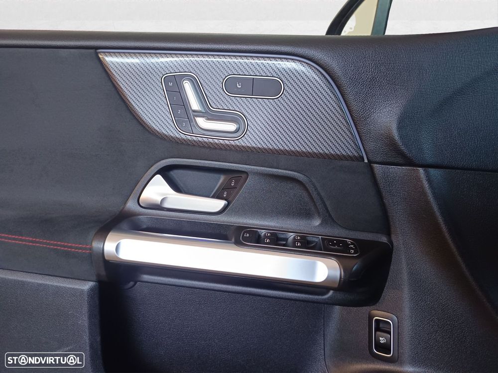 Mercedes-Benz GLB 180 d AMG Line - 13