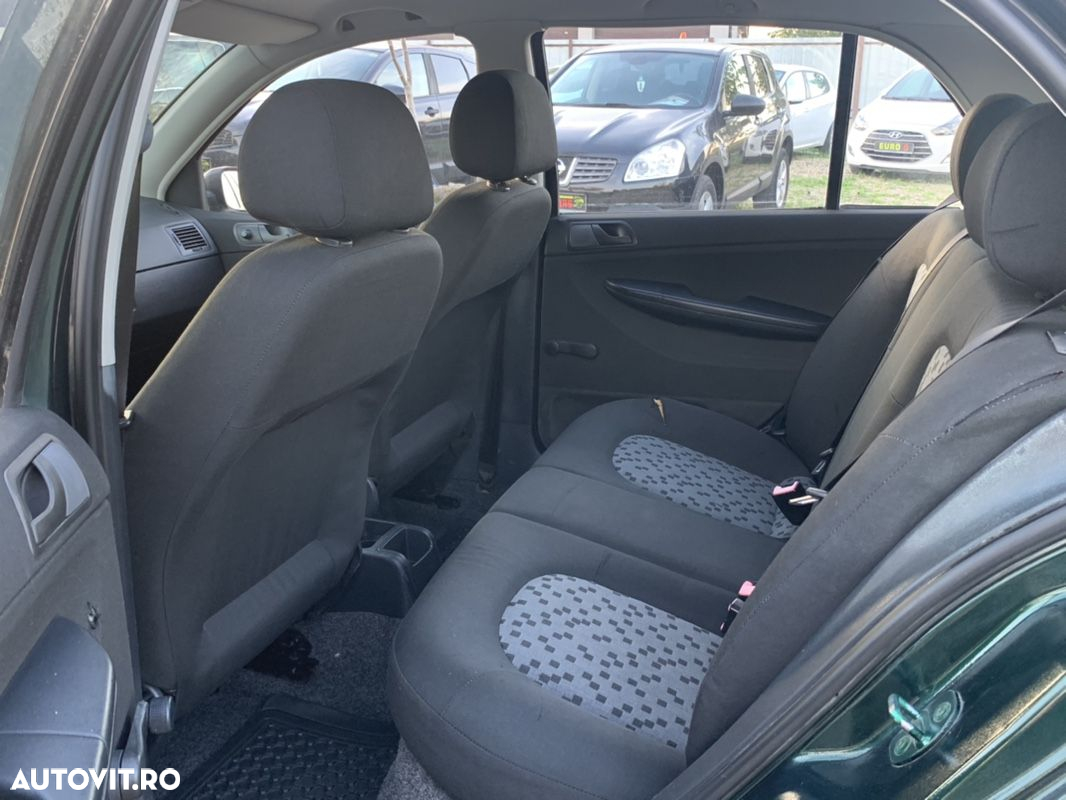 Skoda Fabia Sedan 1.4 TDI Classic - 10