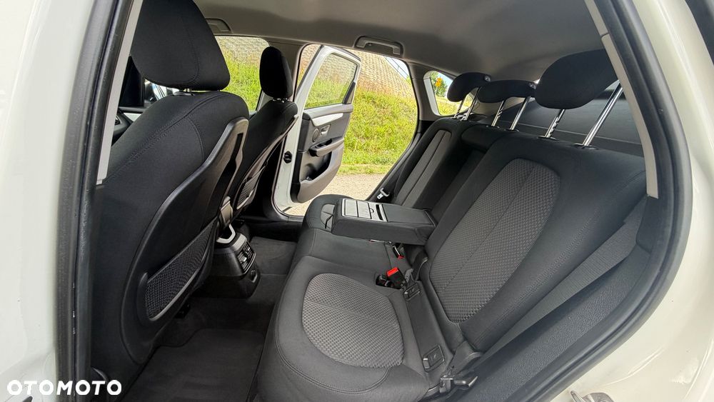 BMW Seria 2 218d - 7