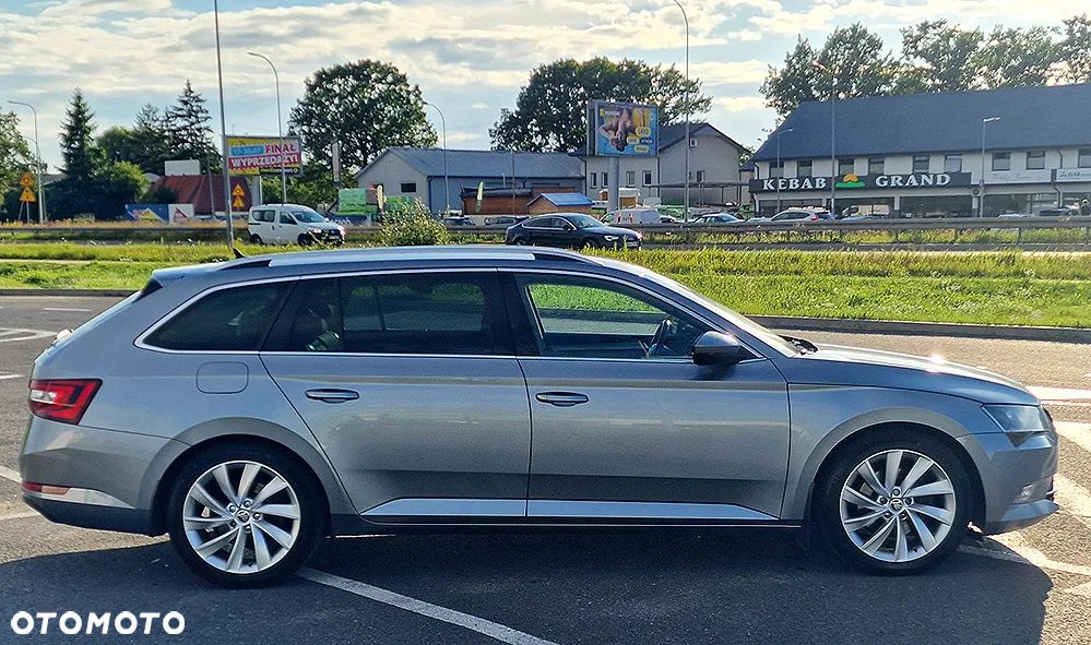 Skoda Superb 2.0 TDI 4x4 Style DSG - 10