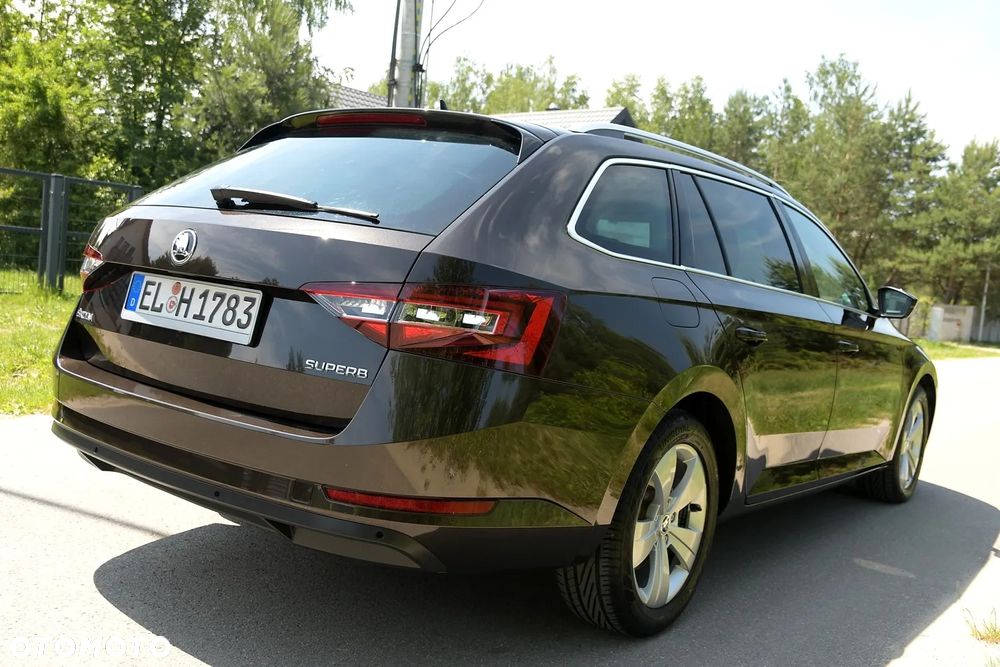 Skoda Superb 2.0 TDI DSG Ambition - 11