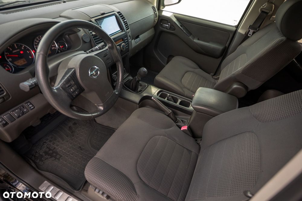 Nissan Pathfinder 2.5 DCi Elegance - 28