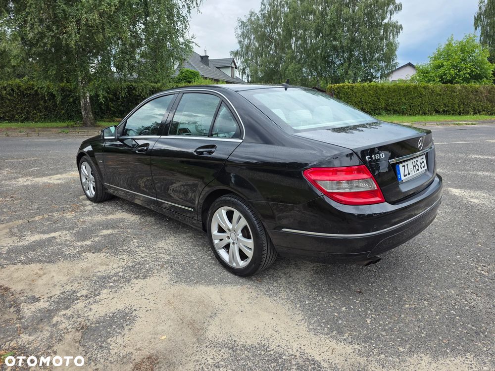 Mercedes-Benz Klasa C 180 CGI Automatik BlueEFFICIENCY Avantgarde - 24