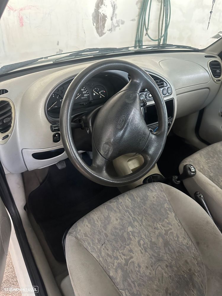 Ford Fiesta 1.25 Studio - 5