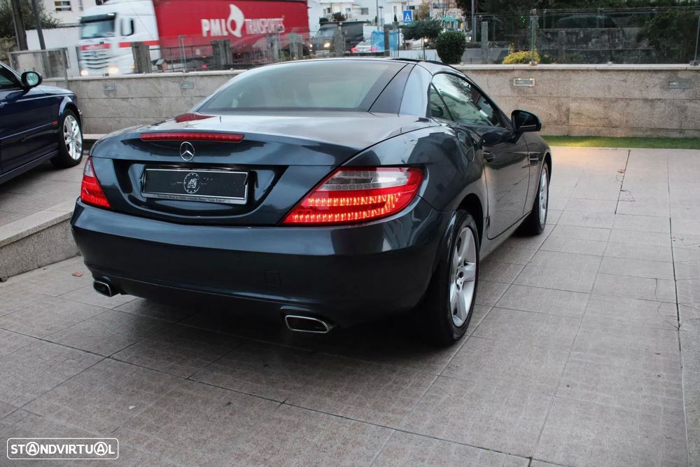 Mercedes-Benz SLK 200 (BlueEFFICIENCY) 7G-TRONIC - 26