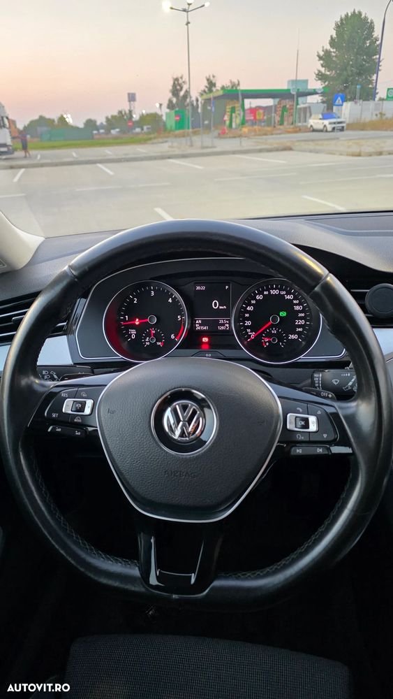 Volkswagen Passat 2.0 TDI DSG Comfortline - 8