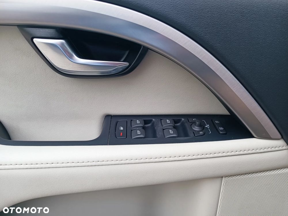 Volvo V70 T4 Powershift Summum - 27
