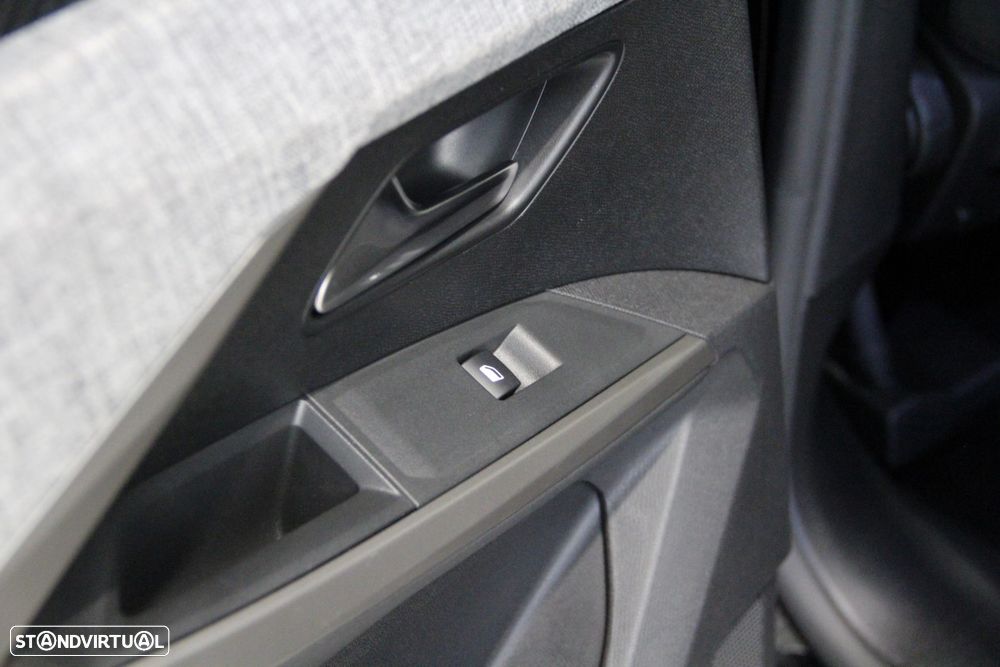 Peugeot 5008 1.2 Hybrid Allure e-DCS6 - 26