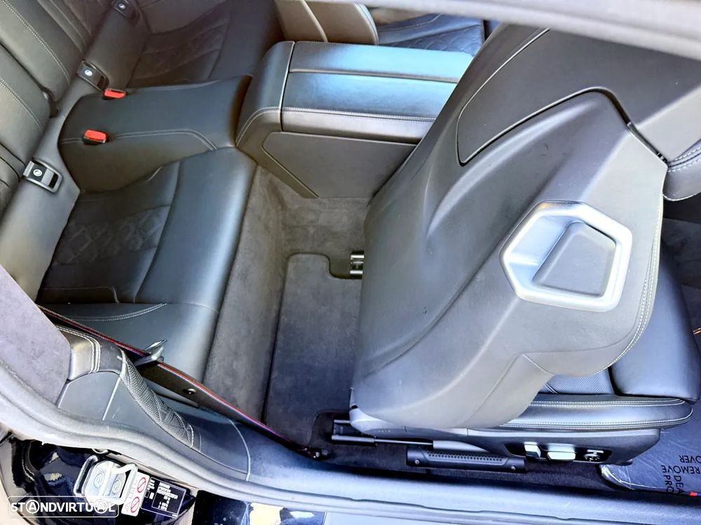 BMW M8 Competition - 34