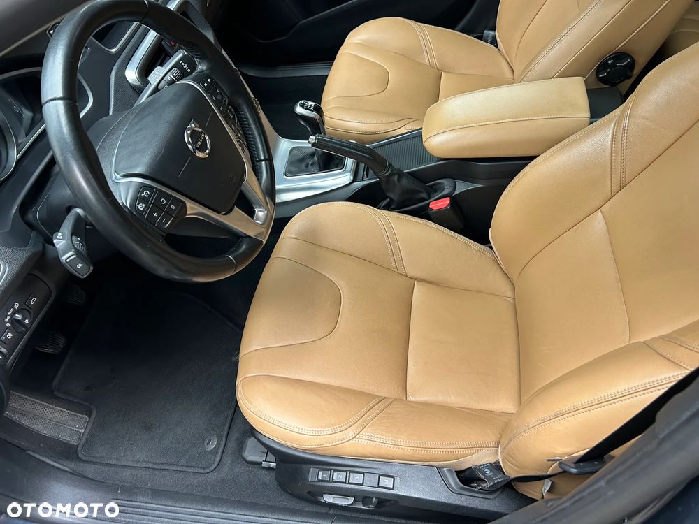 Volvo V40 D3 Drive-E Inscription - 9