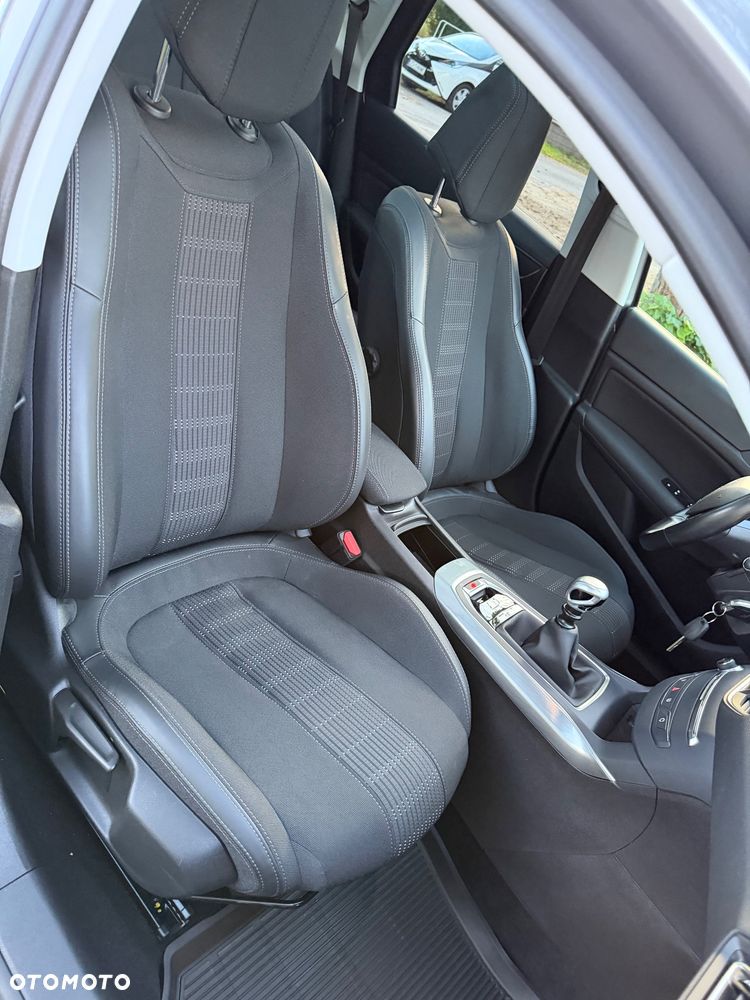 Peugeot 308 - 23