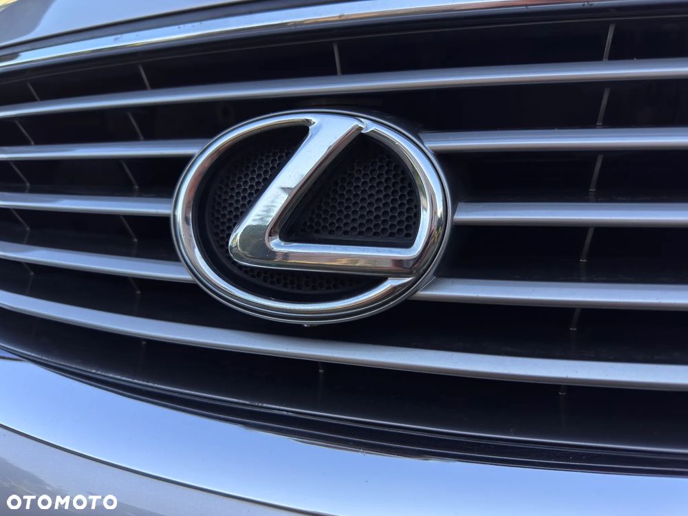 Lexus ES - 12