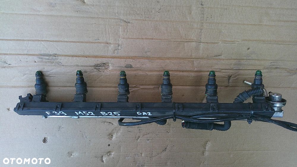 BMW E39 2.5 BEN LISTWA WTRYSKOWA - 4