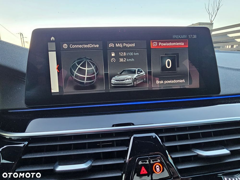 BMW Seria 5 M550i xDrive sport - 23