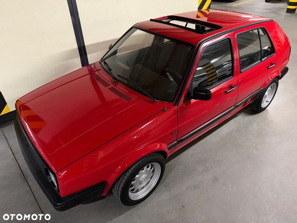 Volkswagen Golf - 28