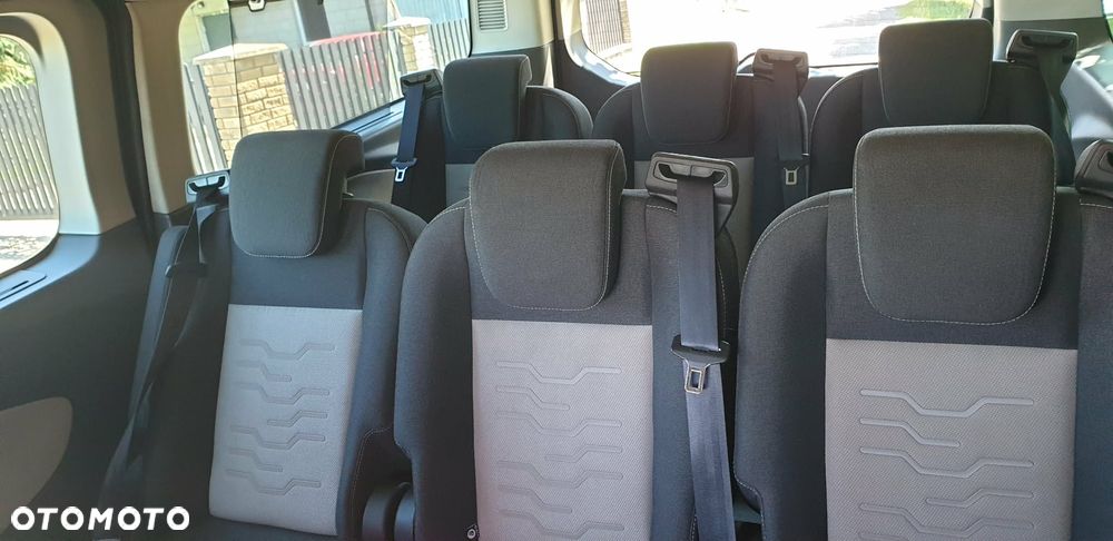 Ford Tourneo Custom - 6