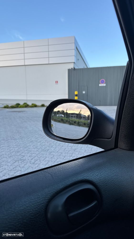 Peugeot 206 1.9 D XT - 23