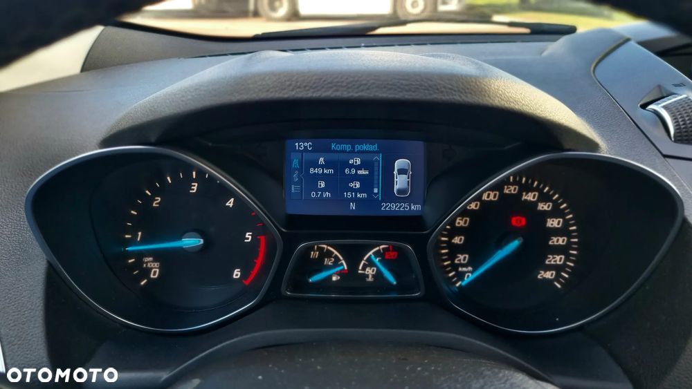 Ford Kuga 2.0 TDCi 4x4 Titanium - 23