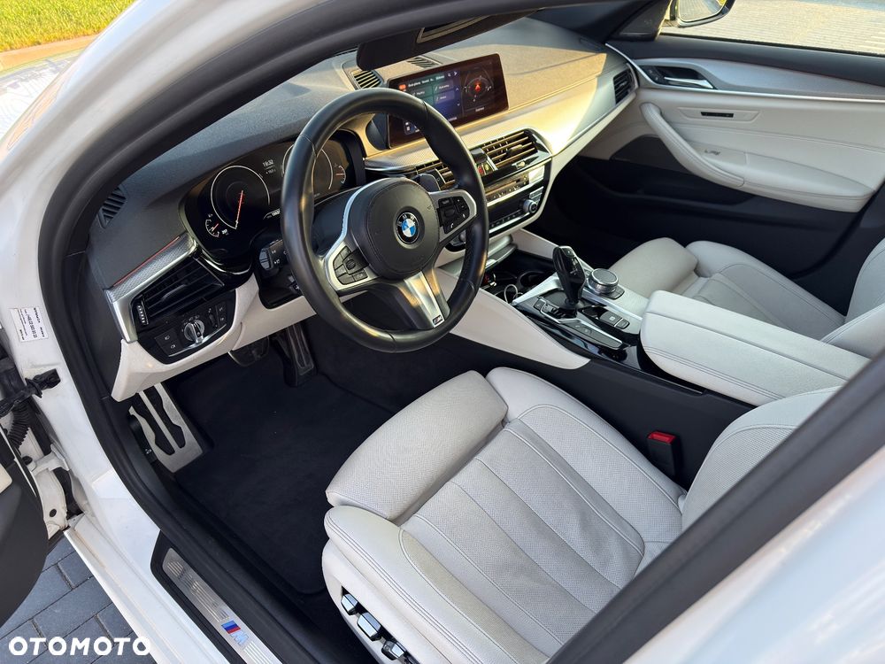 BMW Seria 5 530i xDrive M Sport sport - 31