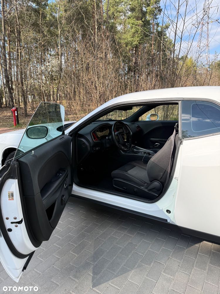 Dodge Challenger - 18