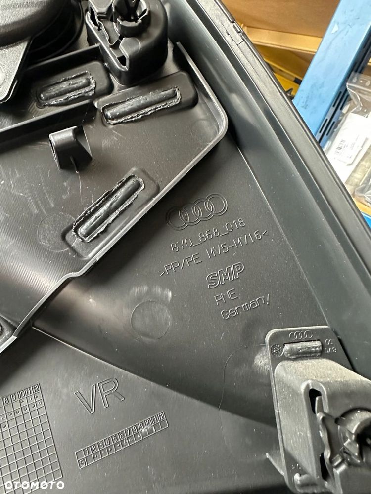 TAPICERKA,BOCZEK DRZWI PRAWY PRZÓD AUDI A3 8Y - 10