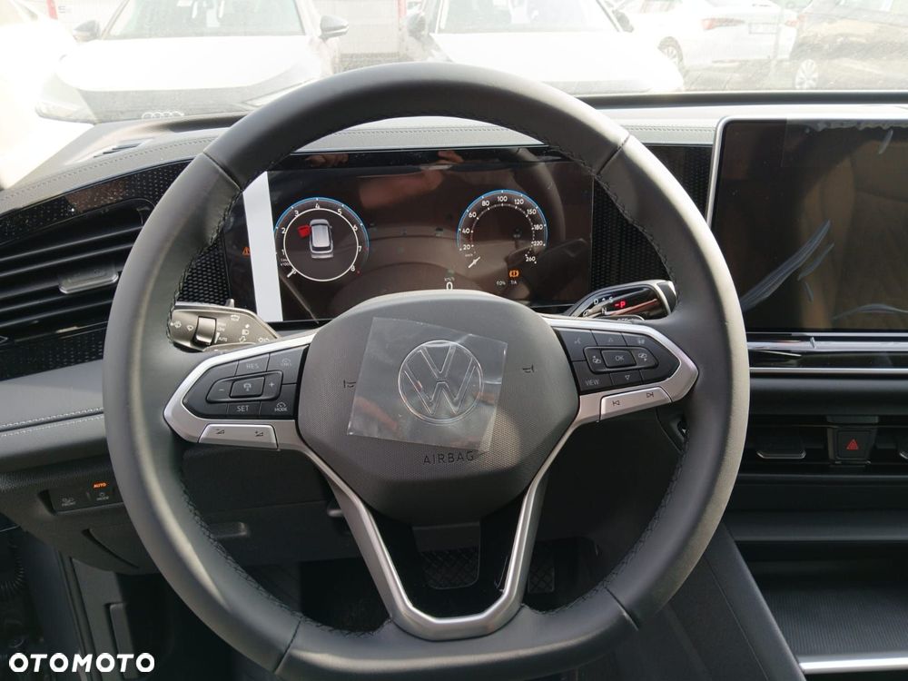 Volkswagen Tiguan - 10