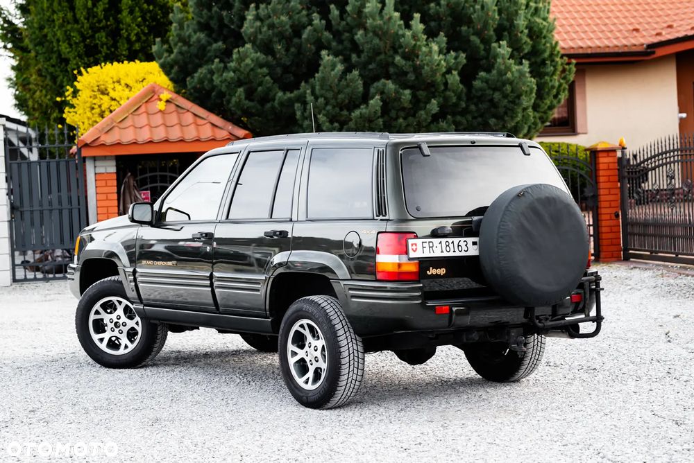 Jeep Grand Cherokee - 14