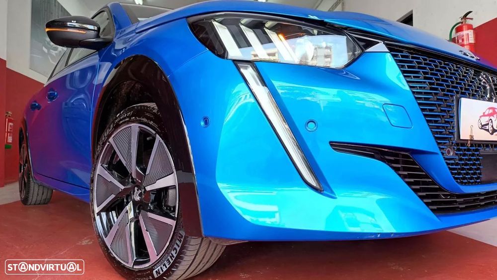 Peugeot e-208 GT - 4
