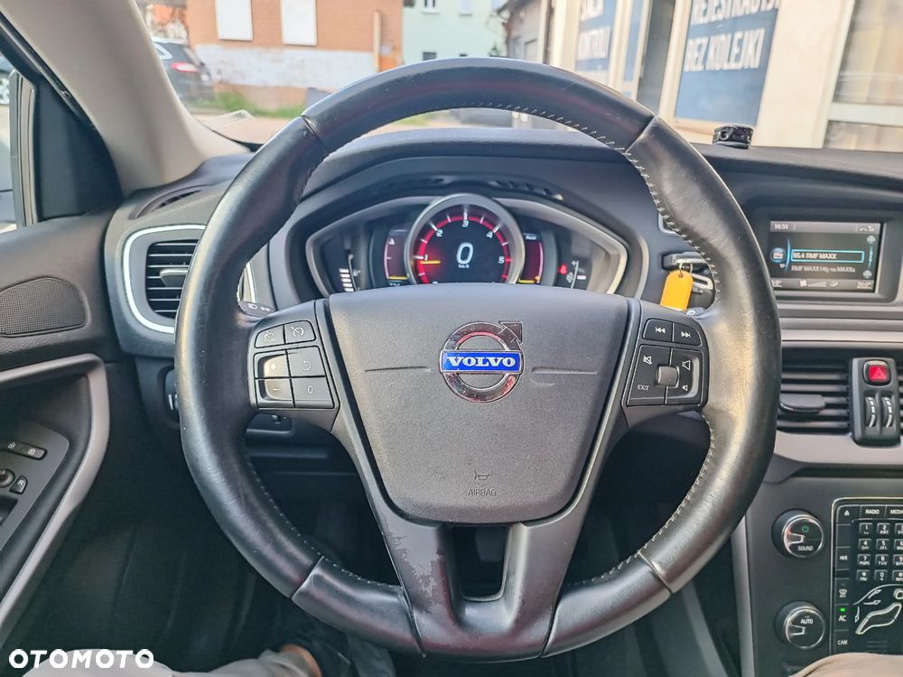 Volvo V40 D2 - 15