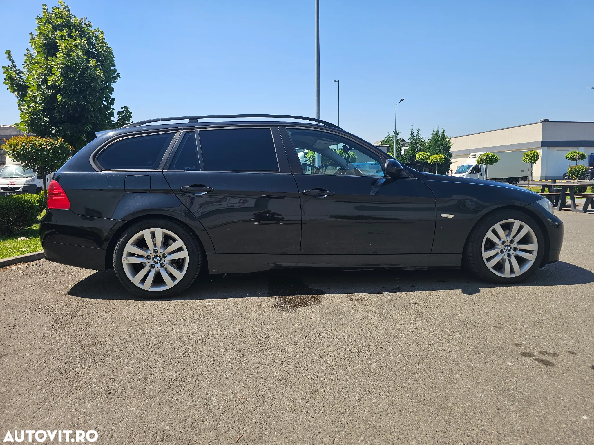 BMW Seria 3 320d DPF Touring Aut. - 5