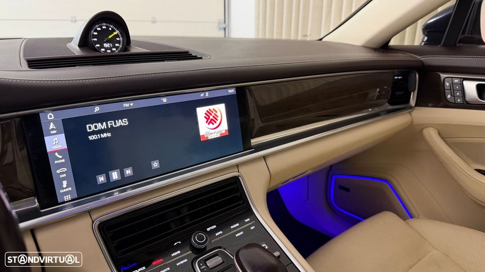 Porsche Panamera 4 E-Hybrid - 26