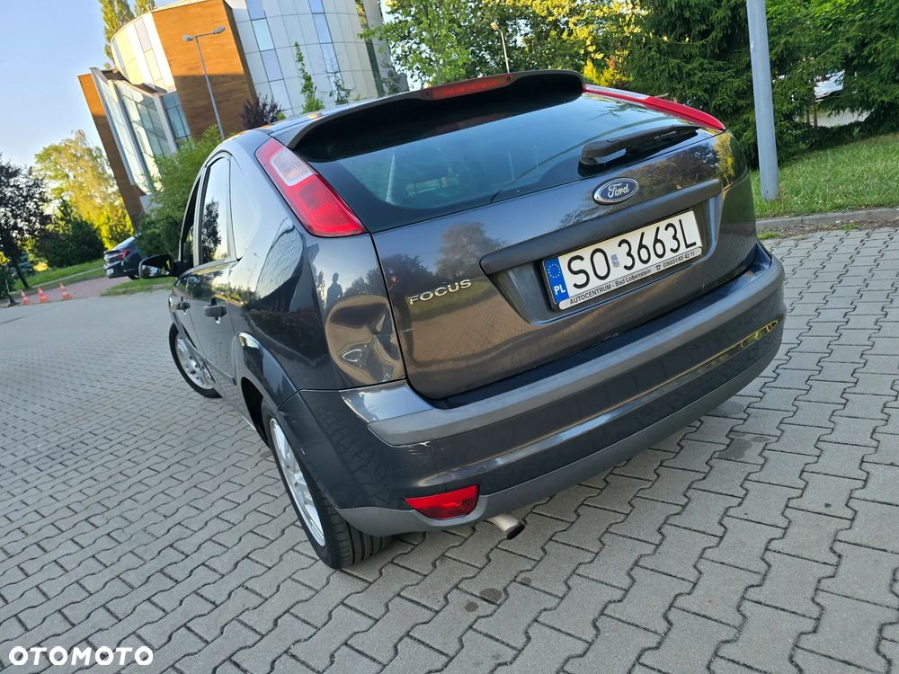 Ford Focus 1.6 Ambiente - 17