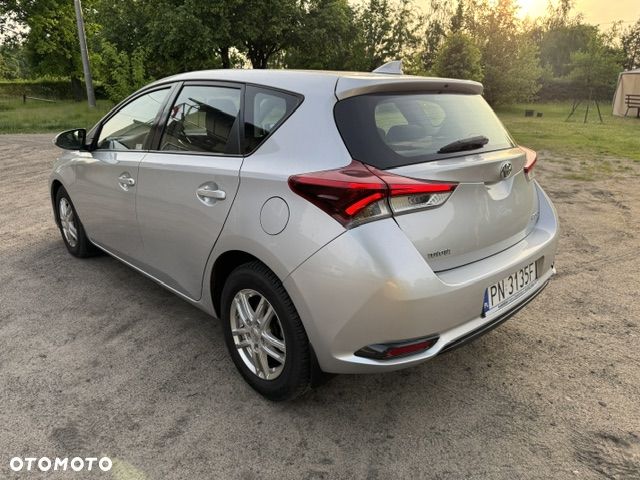 Toyota Auris 1.33 VVT-i Active - 4