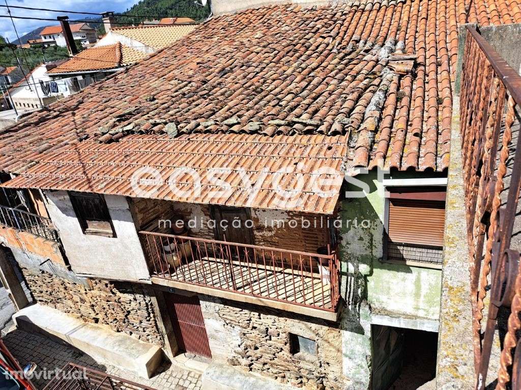 Moradia T3 + 1 na típica aldeia de Maçores, Torre de Moncorvo - Grande imagem: 2/12