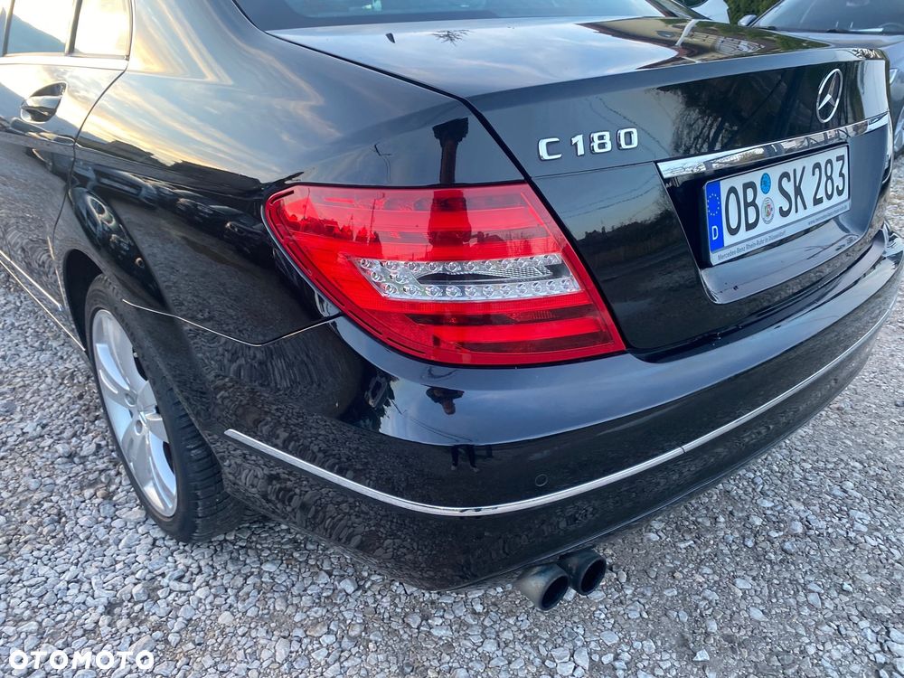 Mercedes-Benz Klasa C 180 CGI BlueEFFICIENCY Avantgarde - 12