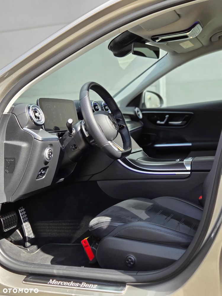 Mercedes-Benz Klasa C 220 d mHEV AMG - 24
