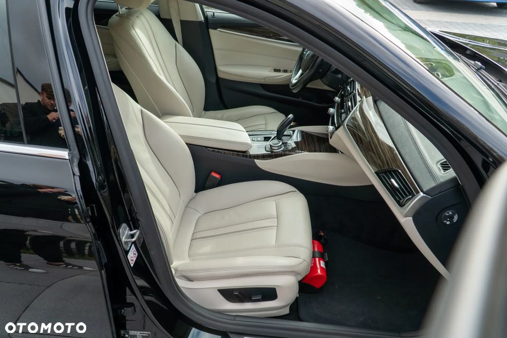 BMW Seria 5 520d Luxury Line - 7